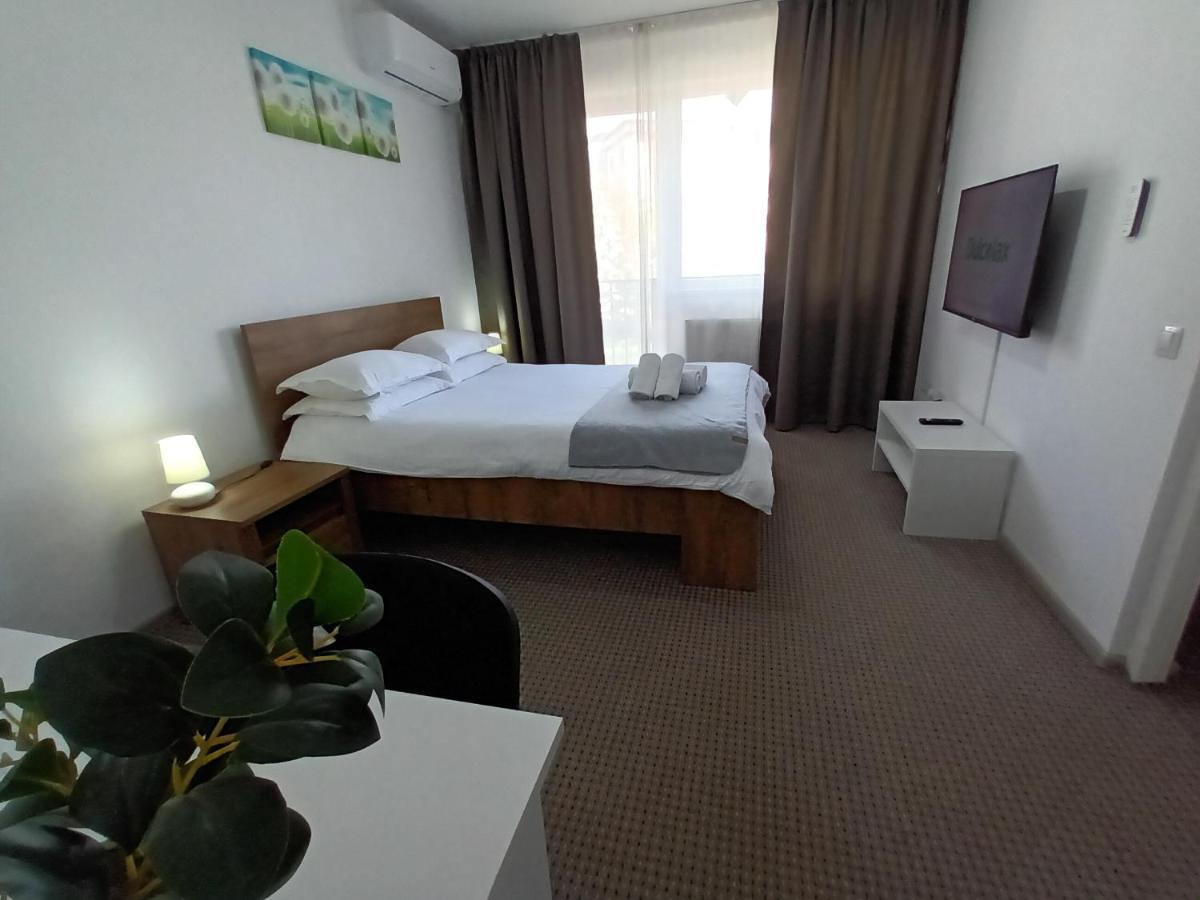 Revolution Apartment Baia Mare Luaran gambar